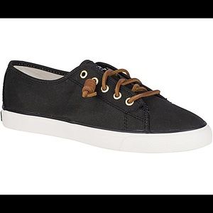 Sperry canvas sneaker